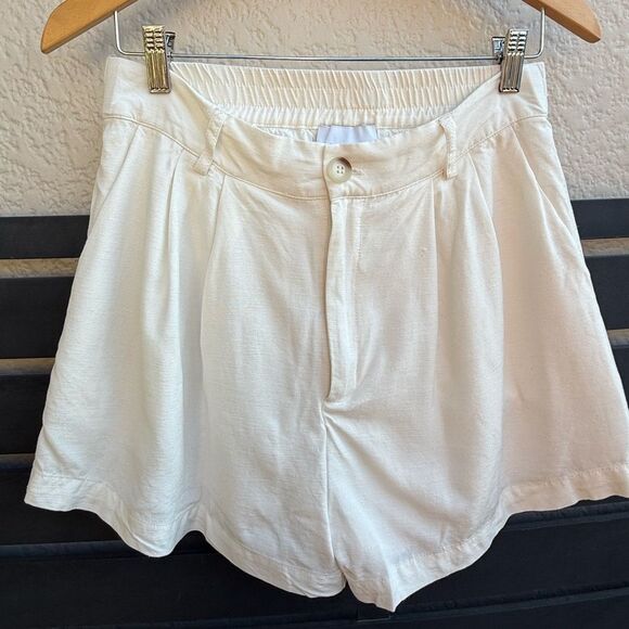 Anthropologie Mable Linen Blend Pleated Shorts in White | Large - Picture 4 of 7